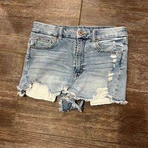 American Eagle Distressed Shorts l Size 6